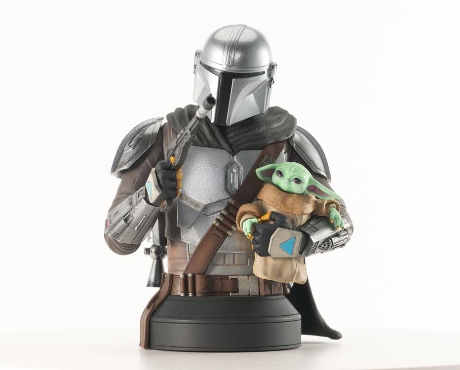 The Mandalorian and Grogu 1/6 Scale Limited Edition Bust Gallery Image 3