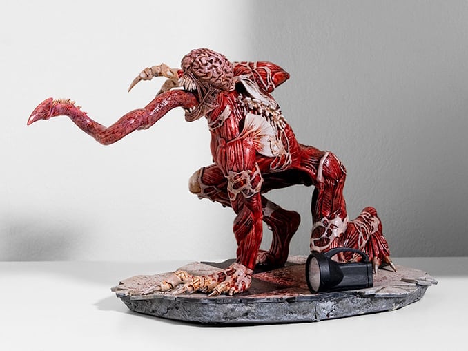 Resident Evil Licker Statue Gallery Image 7