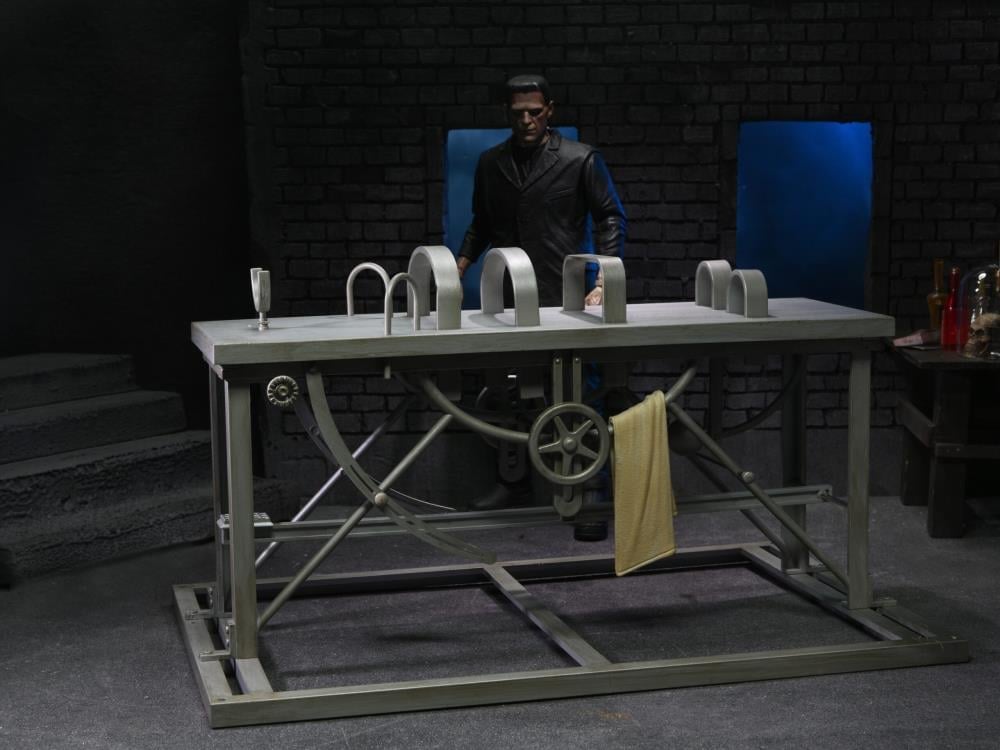 Universal Monsters Frankenstein Accessory Pack Gallery Image 4