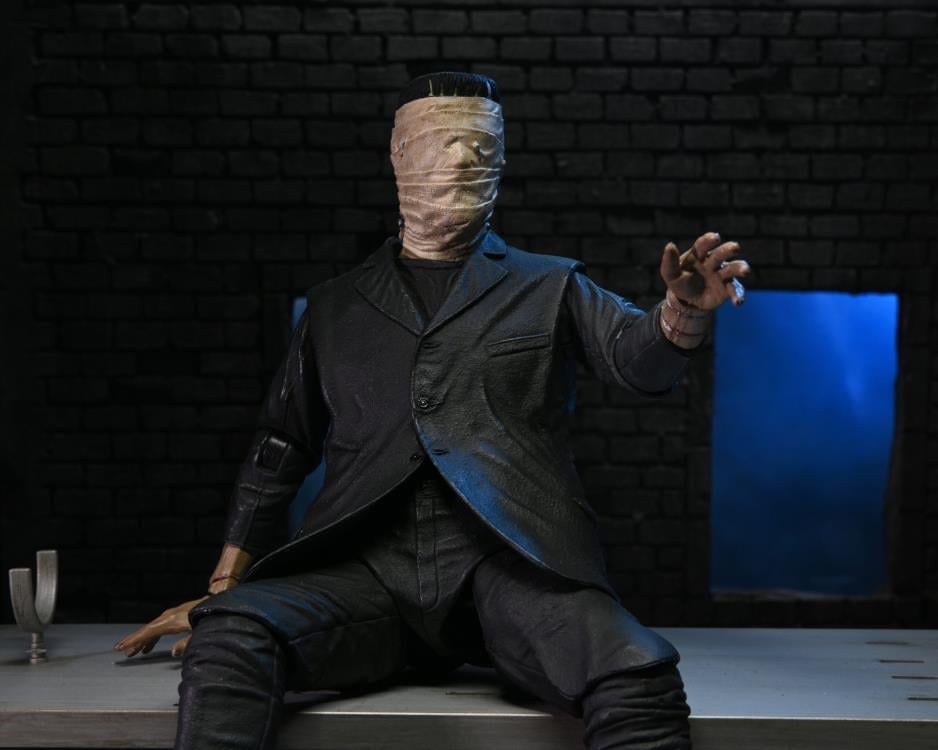 Universal Monsters Frankenstein Accessory Pack Gallery Image 13