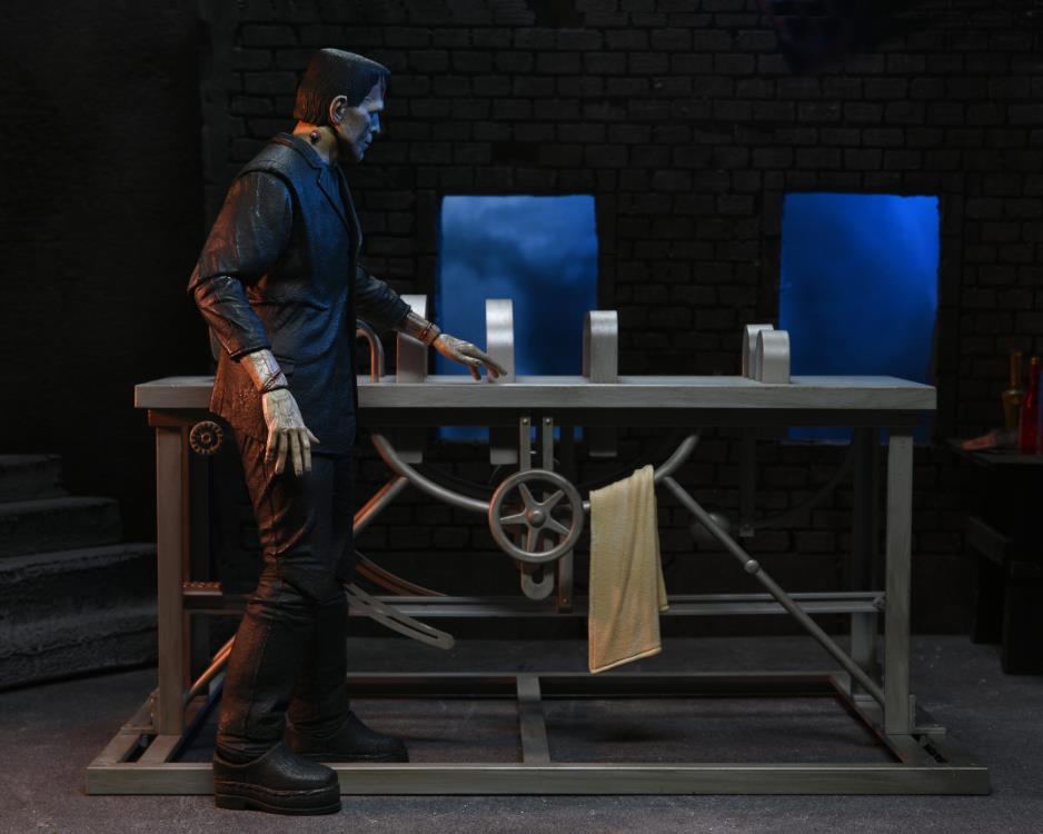 Universal Monsters Frankenstein Accessory Pack Gallery Image 5