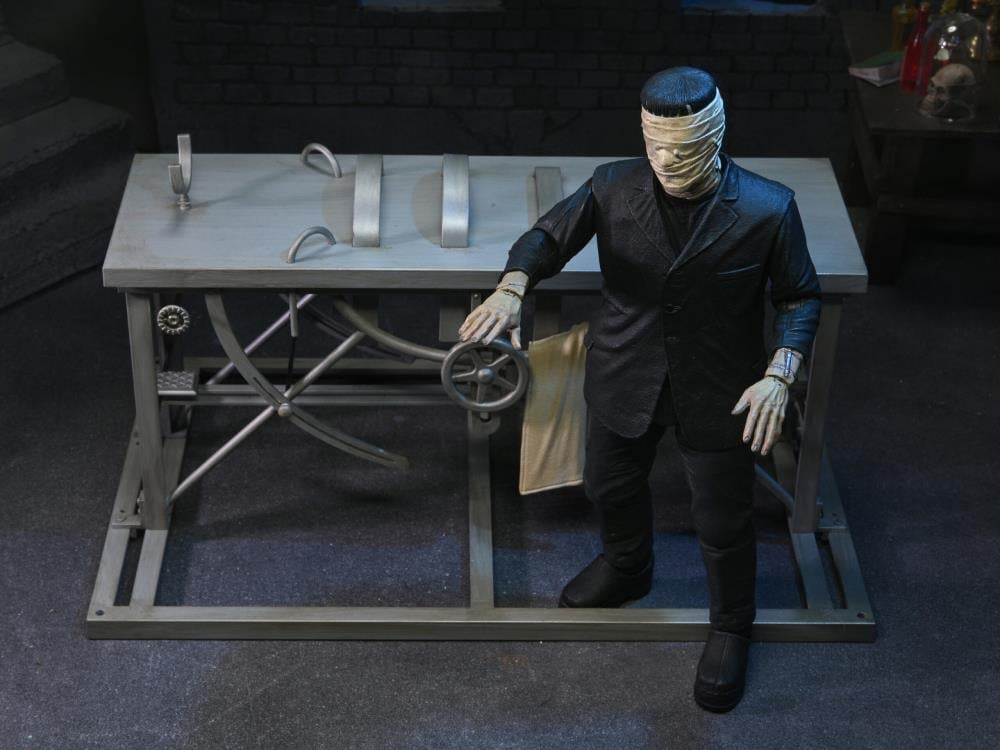 Universal Monsters Frankenstein Accessory Pack Gallery Image 7