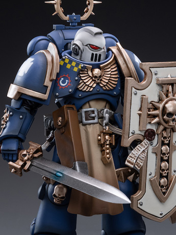 Warhammer 40K Ultramarines Bladeguard Veterans 03 1/18 Scale Figure Gallery Image 2