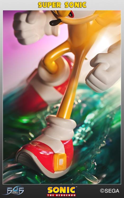 Sonic The Hedgehog Modern Super Sonic Statue Gallery Image 12