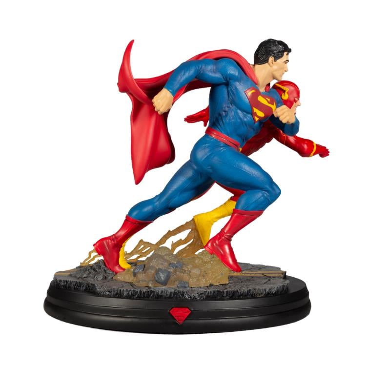 DC Comics Superman vs. The Flash Limited Edition 1/8 Scale Battle Statue Gallery Image 4