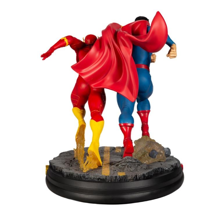 DC Comics Superman vs. The Flash Limited Edition 1/8 Scale Battle Statue Gallery Image 5