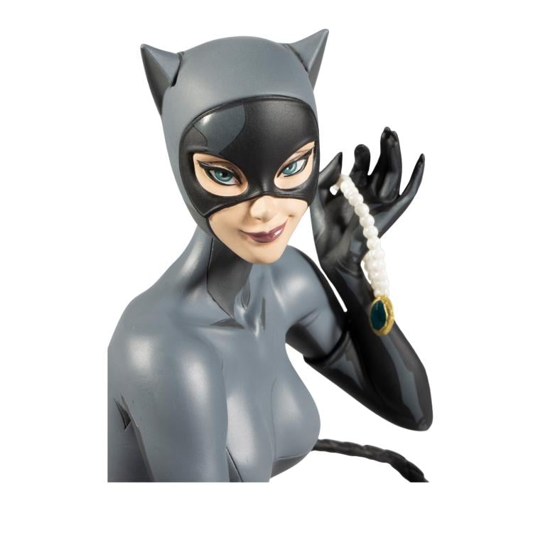 DC Designer Series Catwoman 1/6 Scale Limited Edition Statue (Stanley Artgerm) Gallery Image 8