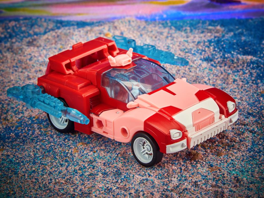 Transformers: Legacy Deluxe Elita-1 Gallery Image 6