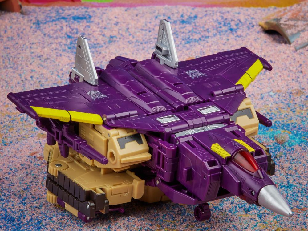 Transformers: Legacy Leader Blitzwing Gallery Image 9