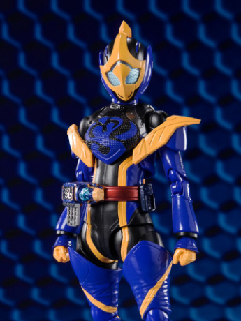 Kamen Rider S.H.Figuarts Kamen Rider Jeanne (Cobra Genome & Lovekov Kujaku Genome) Exclusive Action Figure Gallery Image 2