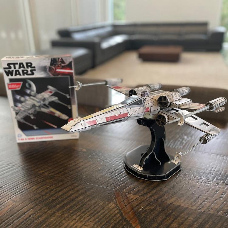 Star Wars T-65 X-wing Starfighter 160-Piece 3D Model Kit Gallery Image 3