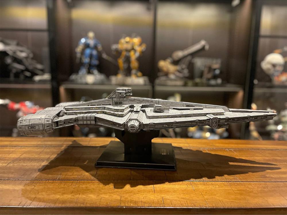 The Mandalorian Imperial Light Cruiser 265-Piece 3D Model Kit Gallery Image 5