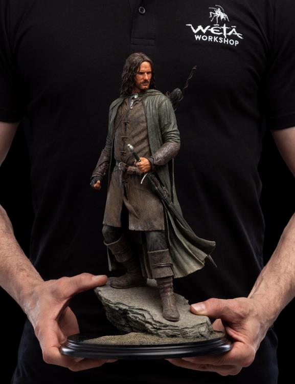 The Lord of the Rings Classic Series Aragorn Hunter of the Plains Statue Gallery Image 12