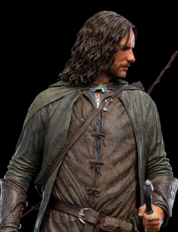 The Lord of the Rings Classic Series Aragorn Hunter of the Plains Statue Gallery Image 8