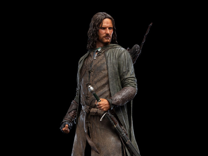The Lord of the Rings Classic Series Aragorn Hunter of the Plains Statue Gallery Image 1