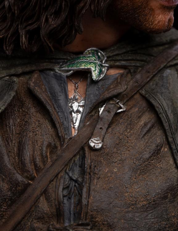 The Lord of the Rings Classic Series Aragorn Hunter of the Plains Statue Gallery Image 10