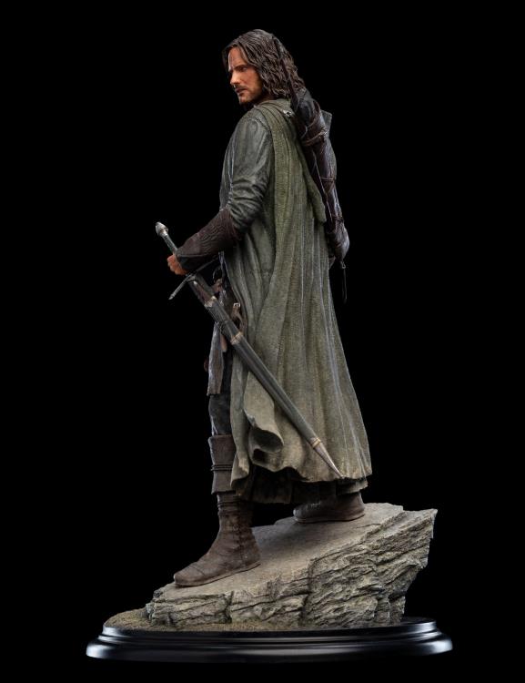 The Lord of the Rings Classic Series Aragorn Hunter of the Plains Statue Gallery Image 5