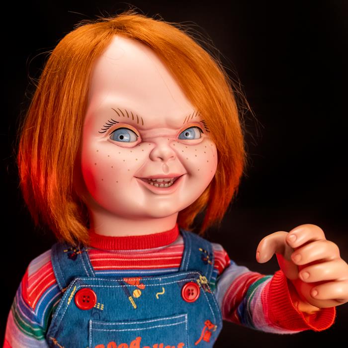 Child's Play 2 Ultimate Chucky Doll Gallery Image 10