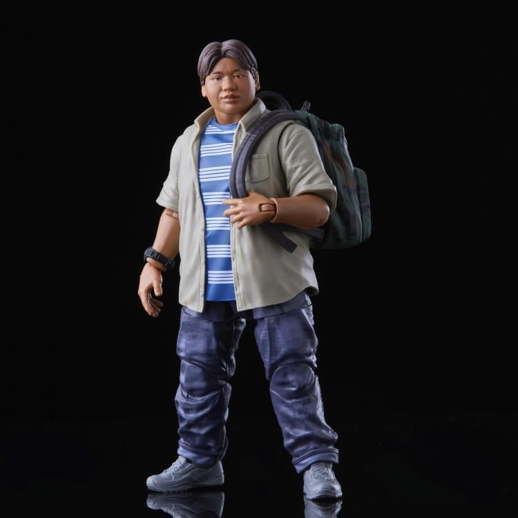Spider-Man: Homecoming Marvel Legends Peter Parker & Ned Leeds Action Figure Two-Pack Gallery Image 9