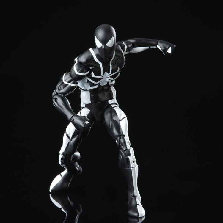 Spider-Man Marvel Legends Future Foundation Spider-Man (Stealth Suit) Action Figure Gallery Image 4