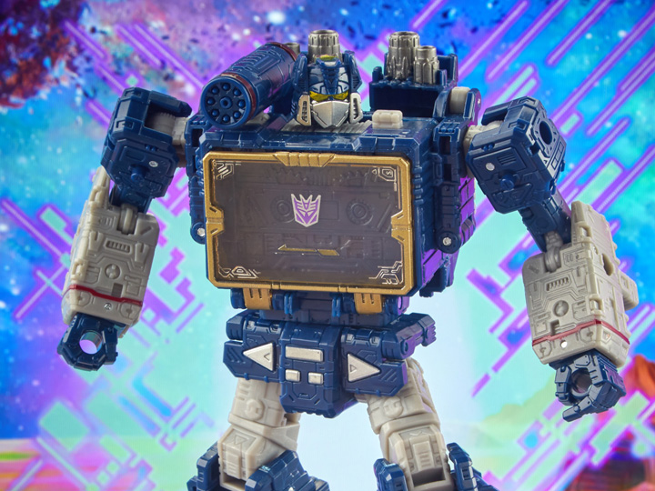 Transformers: Legacy Voyager Soundwave Gallery Image 1