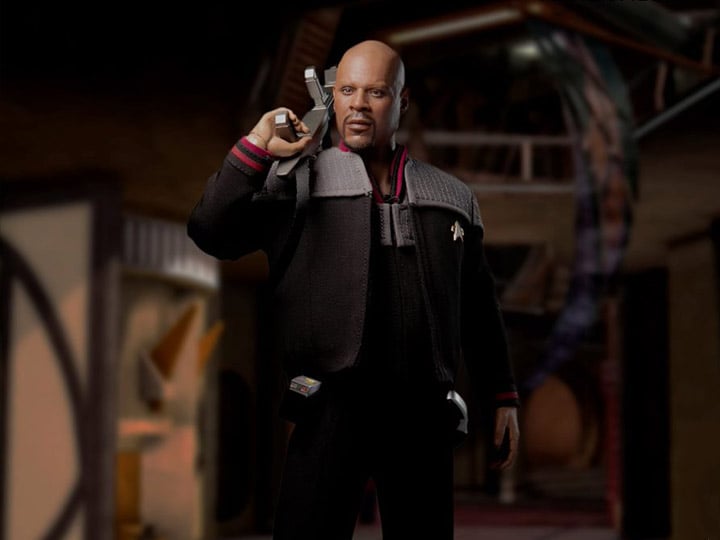 Star Trek: Deep Space Nine Captain Benjamin Sisko (Standard Ver.) 1/6 Scale Figure Gallery Image 1