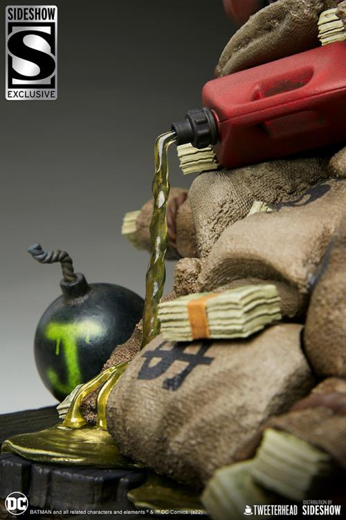 DC Comics The Joker 1/4 Scale Exclusive Maquette Gallery Image 16