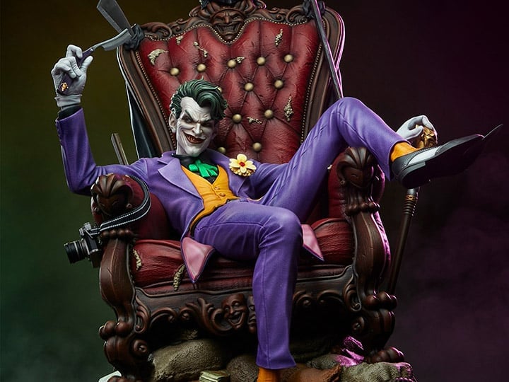 DC Comics The Joker 1/4 Scale Exclusive Maquette Gallery Image 1