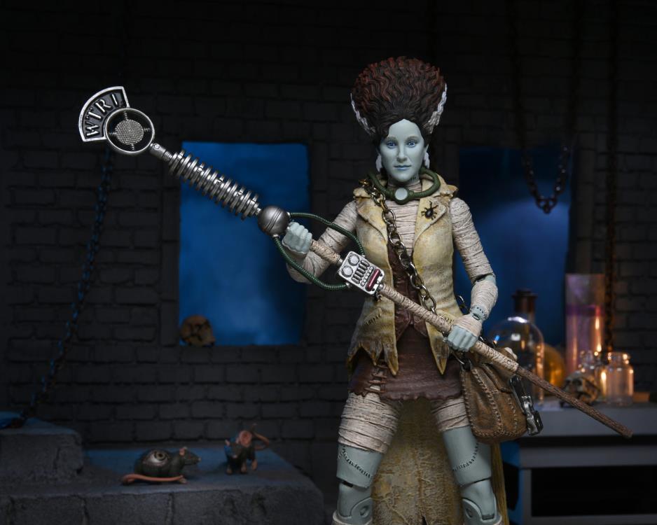 Universal Monsters x Teenage Mutant Ninja Turtles Ultimate April O'Neil as The Bride of Frankenstein Gallery Image 8
