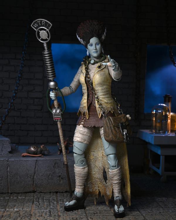Universal Monsters x Teenage Mutant Ninja Turtles Ultimate April O'Neil as The Bride of Frankenstein Gallery Image 5