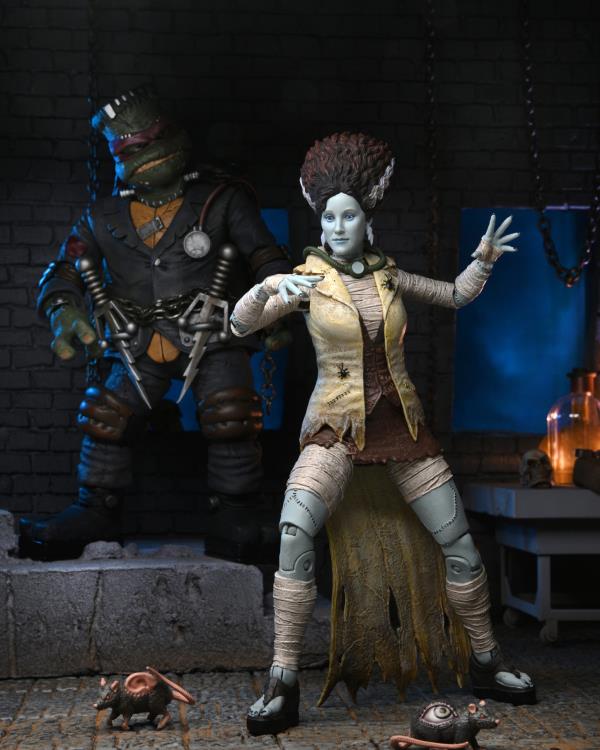 Universal Monsters x Teenage Mutant Ninja Turtles Ultimate April O'Neil as The Bride of Frankenstein Gallery Image 13