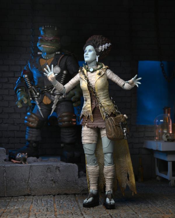 Universal Monsters x Teenage Mutant Ninja Turtles Ultimate April O'Neil as The Bride of Frankenstein Gallery Image 16