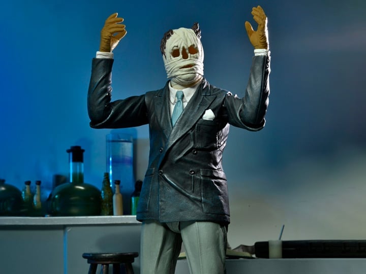 Universal Monsters Ultimate Invisible Man Figure Gallery Image 1