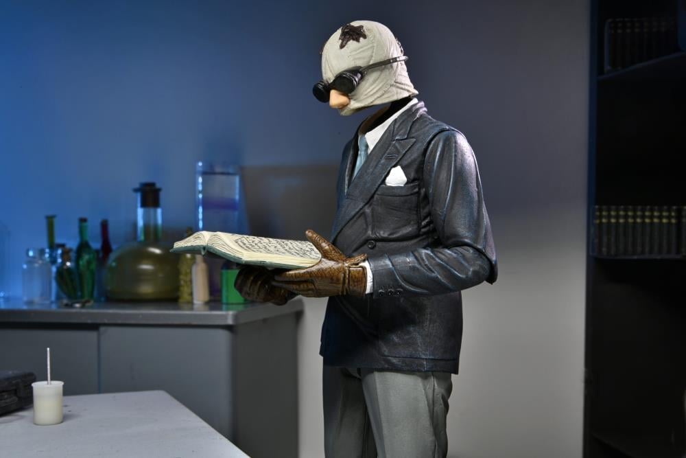 Universal Monsters Ultimate Invisible Man Figure Gallery Image 14