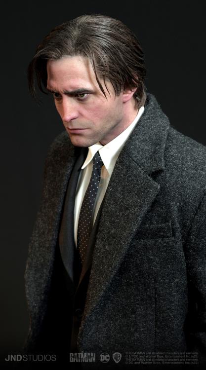 The Batman Hyperreal Bruce Wayne 1/3 Scale Limited Edition Statue Gallery Image 8