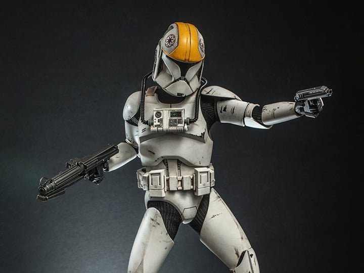 Star Wars: Attack of the Clones MMS648 Clone Pilot 1/6th Scale Collectible Figure Gallery Image 1
