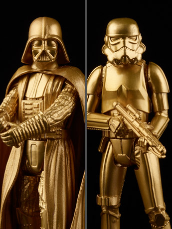 Star Wars The Skywalker Saga Darth Vader & Stormtrooper Commemorative Gold Figure Exclusive Two-Pack Gallery Image 2