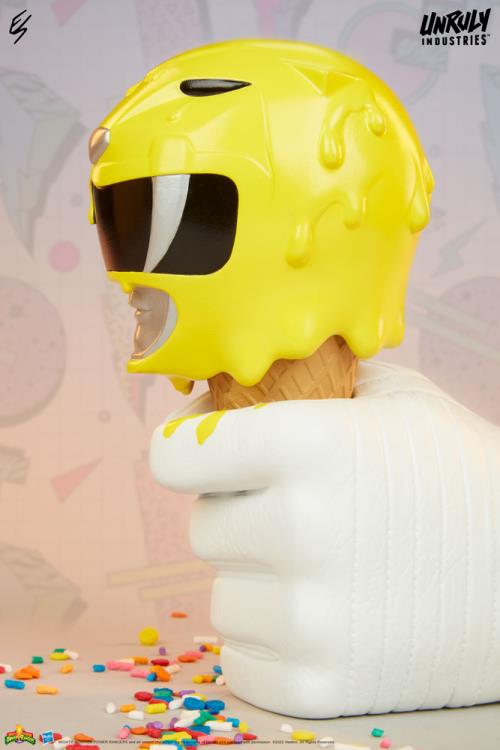 Mighty Morphin Power Rangers One-Scoops Red, Yellow and Blue Power Rangers Set Gallery Image 12