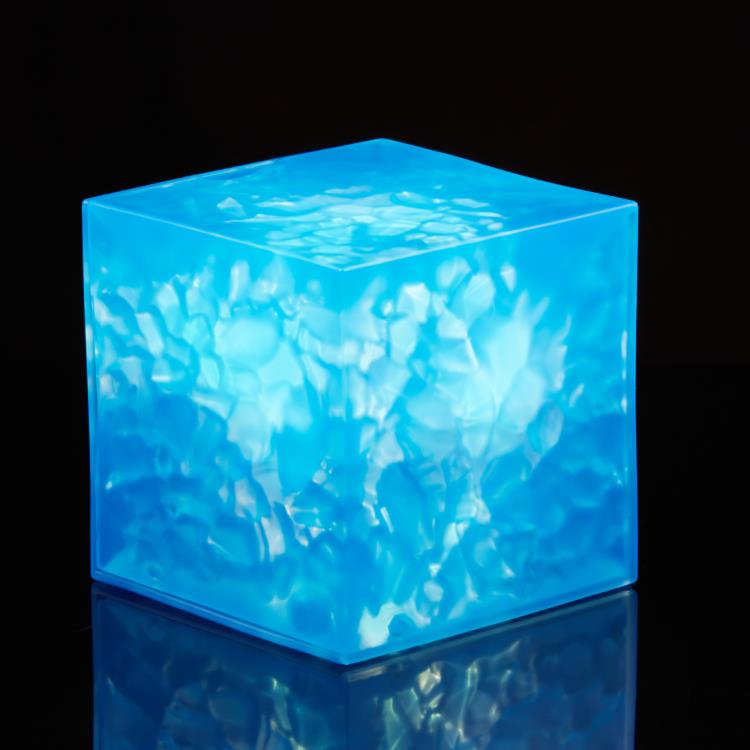Marvel Legends Tesseract Electronic Role Play Accessory and Loki Figure Gallery Image 3
