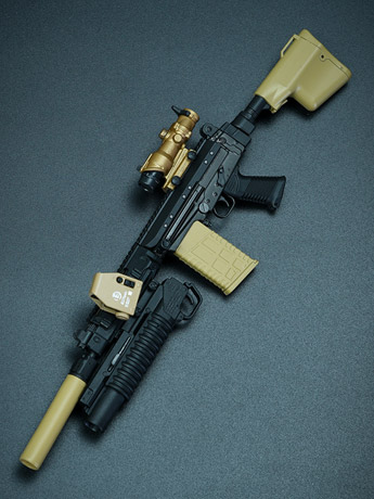 Private Military Contractor Weapon Set C SA 58 7.62 Assault Rifle (Ver. B) 1/6 Scale Accessory Set Gallery Image 2