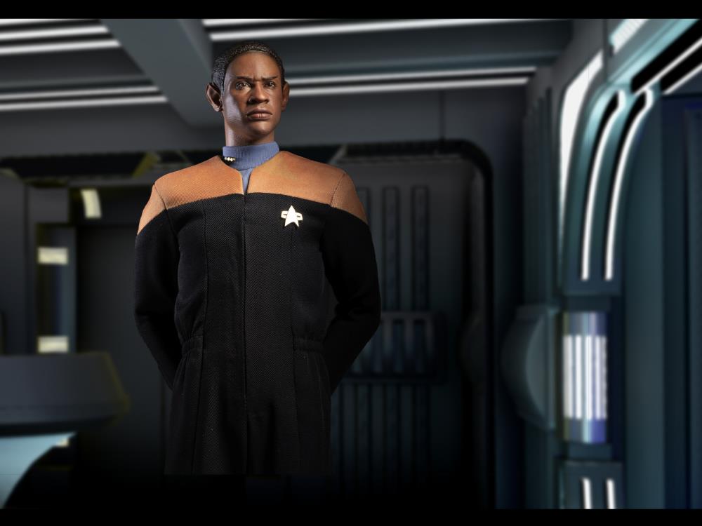 Star Trek: Voyager Tuvok 1/6 Scale Figure Gallery Image 13