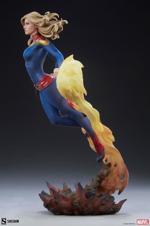 Marvel Premium Format Captain Marvel Statue Gallery Image 7