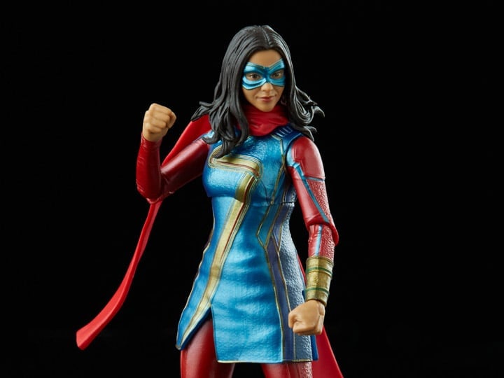 Ms. Marvel Marvel Legends Ms. Marvel Action Figure (Infinity Ultron BAF) Gallery Image 1