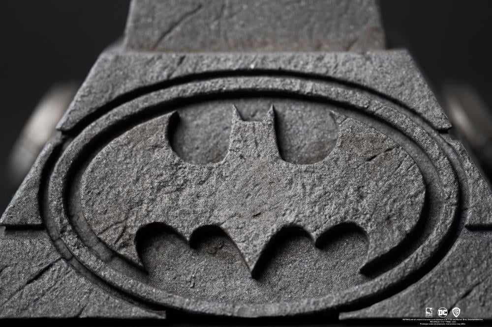 Batman (1989) Cowl 1/1 Scale Limited Edition Replica Gallery Image 16