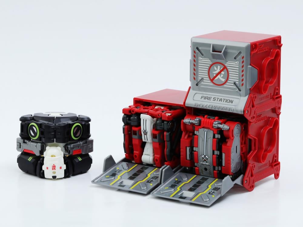 BeastBox BB-13/26/39XFYX Firefighter Hero Set Gallery Image 13