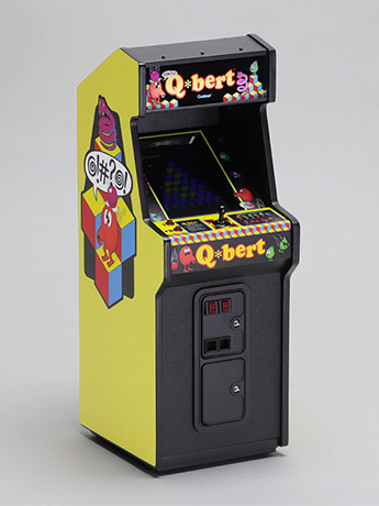 Q*bert x RepliCade 1/6 Scale Limited Edition Arcade Cabinet Gallery Image 2