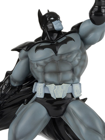 Batman Black and White Batman (Freddie E. Williams) 1/10 Scale Statue Gallery Image 2
