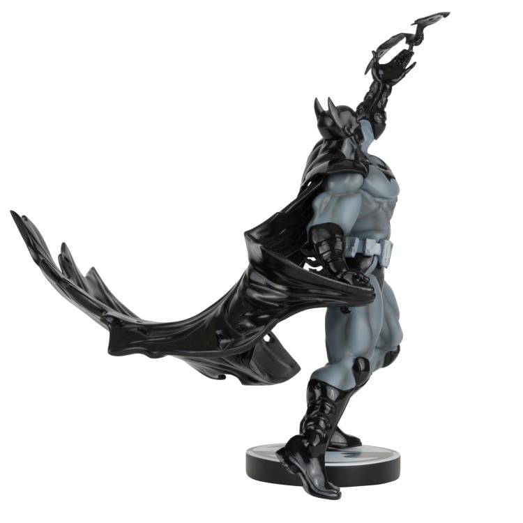 Batman Black and White Batman (Freddie E. Williams) 1/10 Scale Statue Gallery Image 4