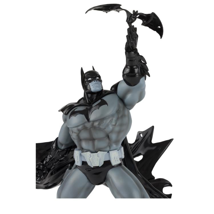 Batman Black and White Batman (Freddie E. Williams) 1/10 Scale Statue Gallery Image 7