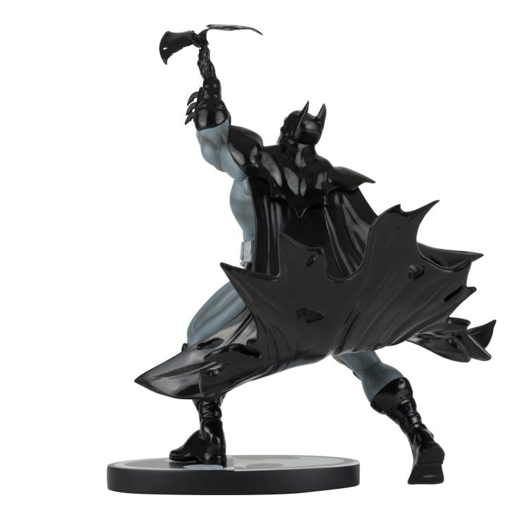 Batman Black and White Batman (Freddie E. Williams) 1/10 Scale Statue Gallery Image 5